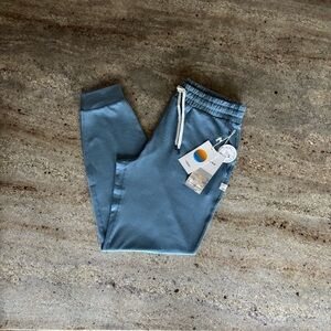 NWT Vuori Women's Performance Jogger Size Small LONG Smoke Blue Heather